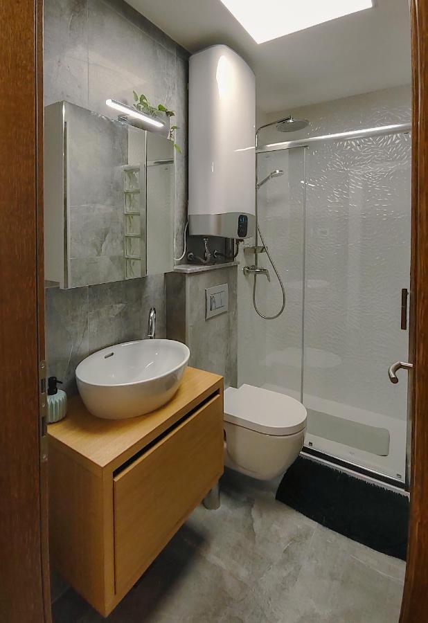 Studio Apartment Above Promenade W Terrace & Parking Rabac Exterior foto