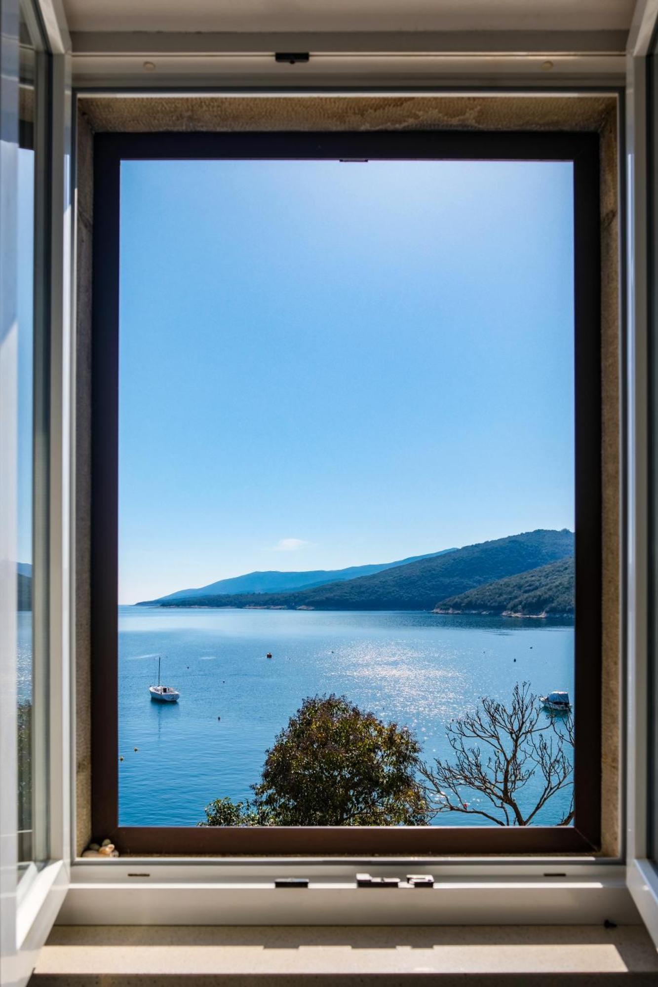 Studio Apartment Above Promenade W Terrace & Parking Rabac Exterior foto
