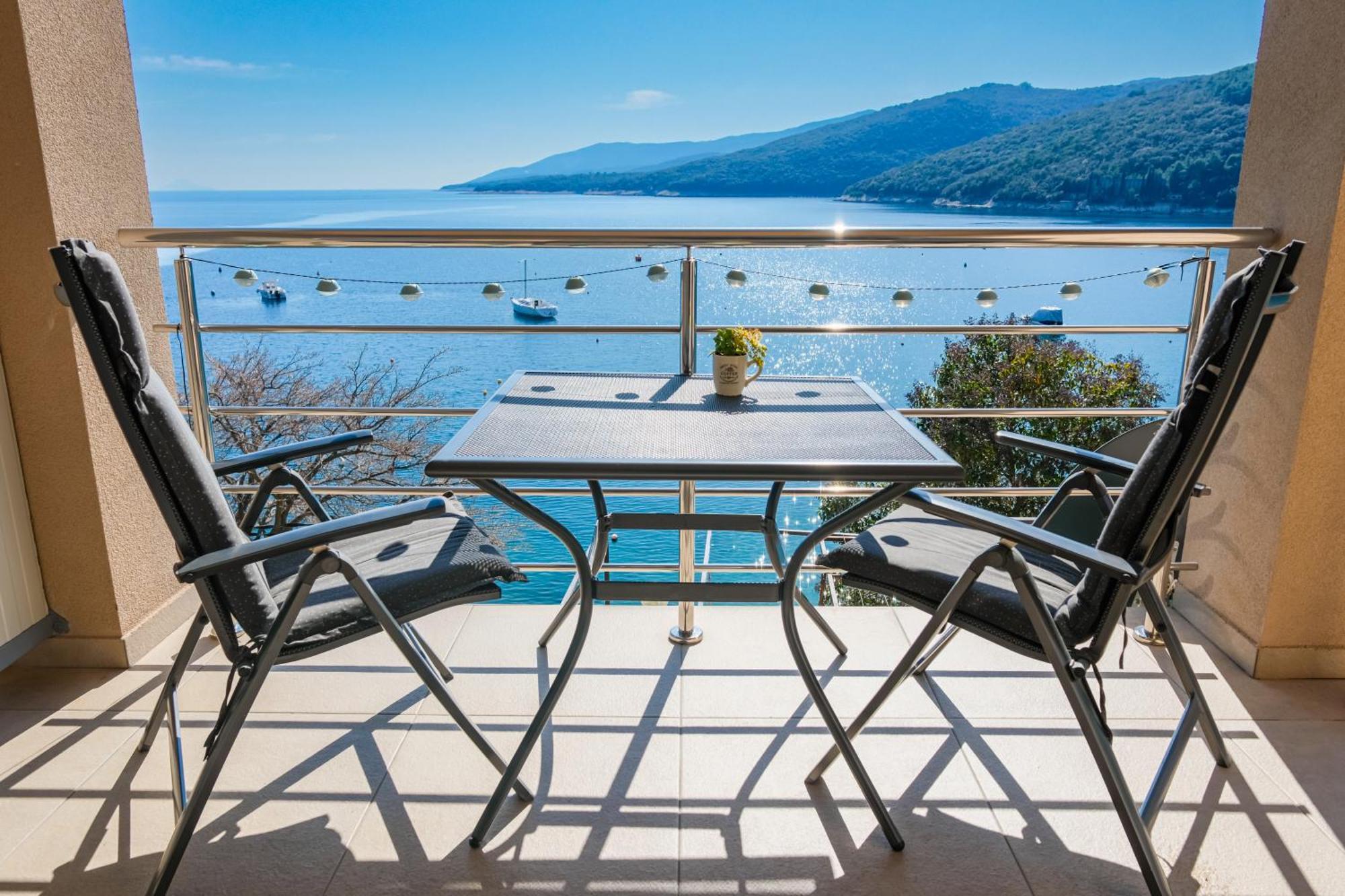 Studio Apartment Above Promenade W Terrace & Parking Rabac Exterior foto